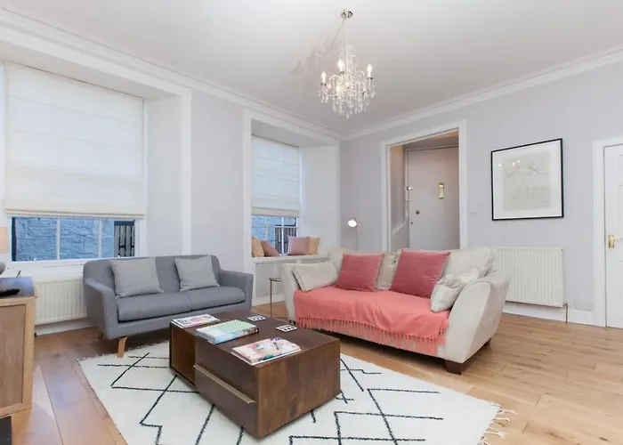 Beautifully Modernised New Town * Edinburgh