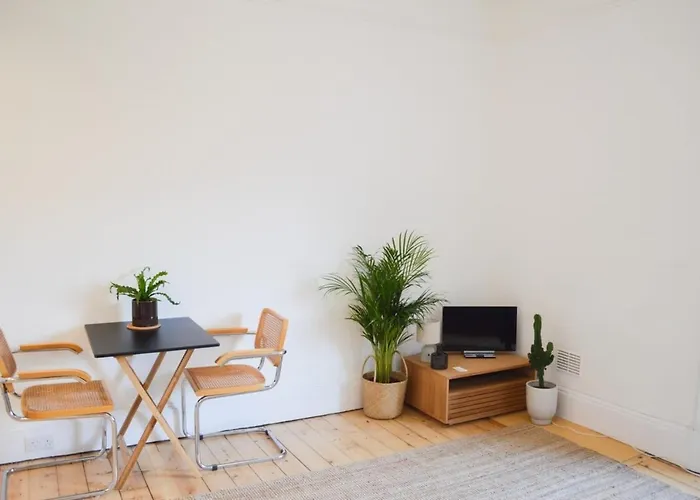 Apartment Modern 1 Bedroom Flat In The Heart Of Edinburgh