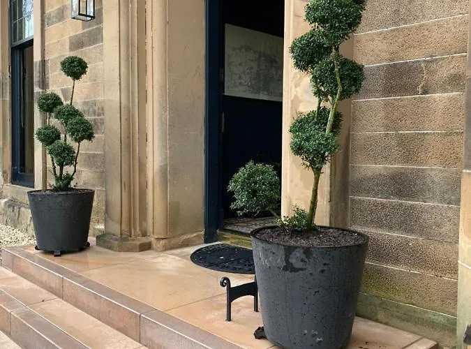 23 Mayfield 5*