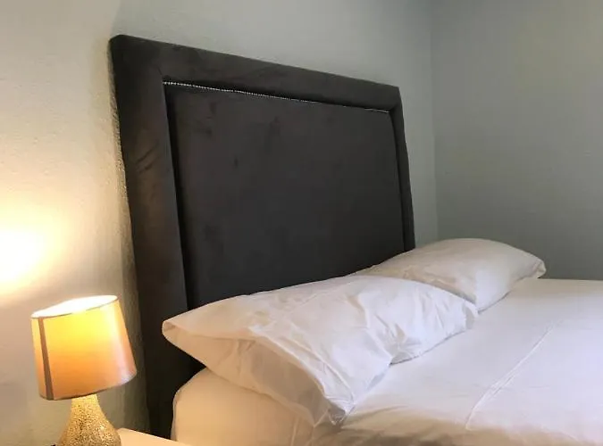 Edinburgh City Holiday Apartments *