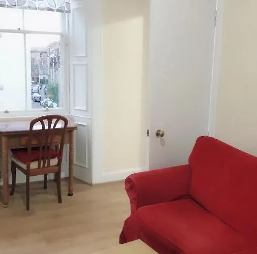 Apartment Newington Area