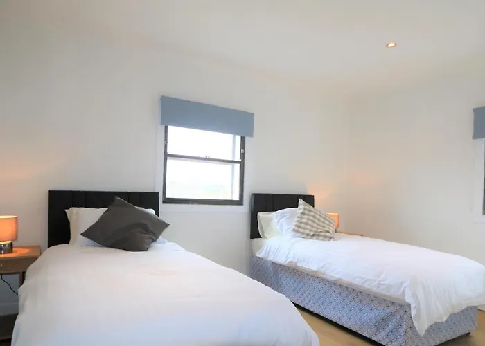3 Bedroom Centre In Lauriston Place 에든버러
