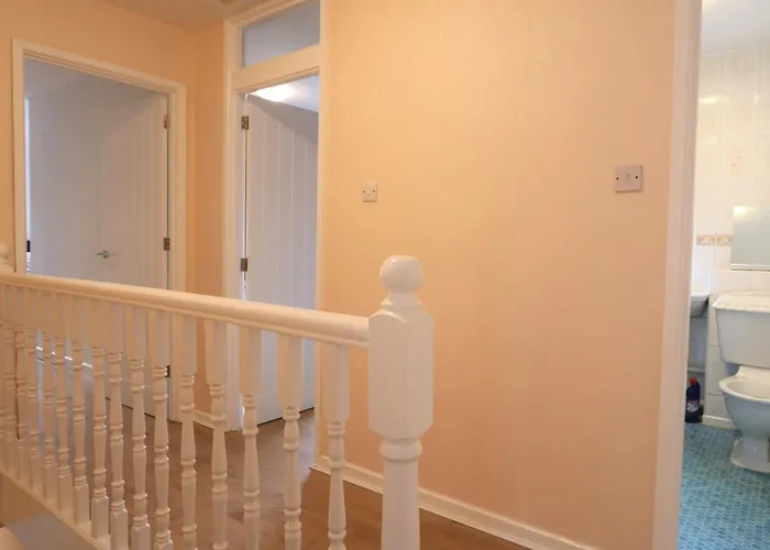 아파트 3 Bedroom Centre In Lauriston Place