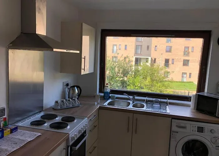 Chic 2 Bed With Free Parking- Recently Redecorated, 10 Minutes To Centre * Edinburgh