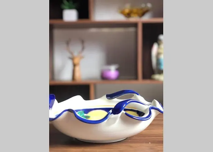 Appartement Chic 2 Bed With Free Parking- Recently Redecorated, 10 Minutes To Centre