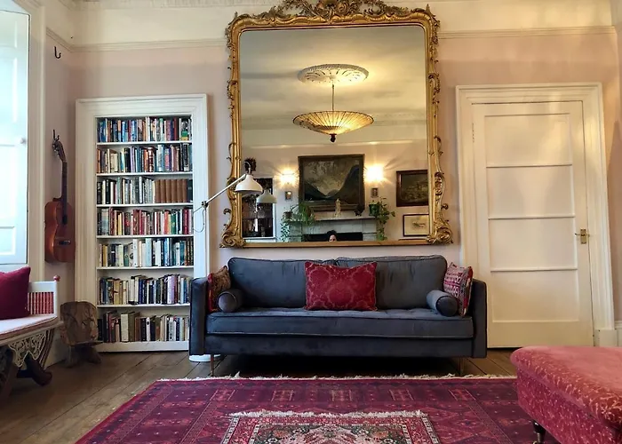 شقة With Parking, Original Art And Antiques إدنبرة