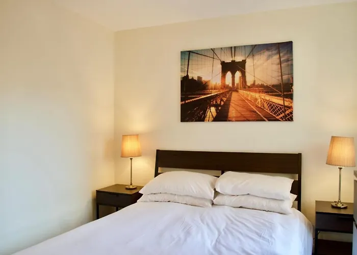 Modern 2 Bedroom Centre Flat אדינבורו