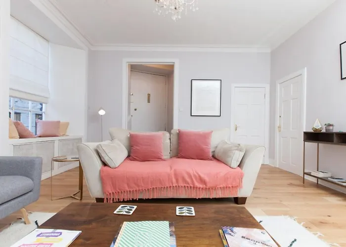 Beautifully Modernised New Town *