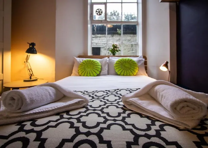 Beautifully Modernised New Town *