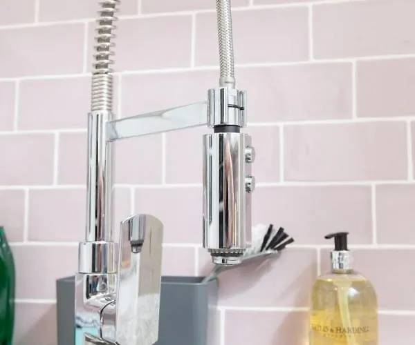 Beautifully Modernised New Town Daire *