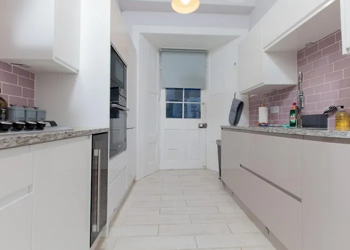 Beautifully Modernised New Town * Edinburgh