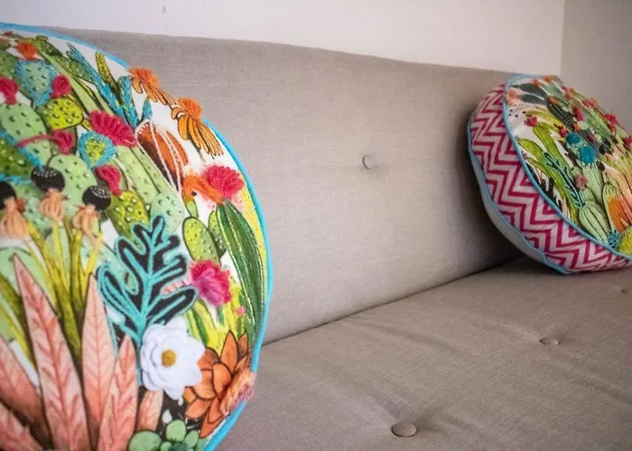 Beautifully Modernised New Town Daire