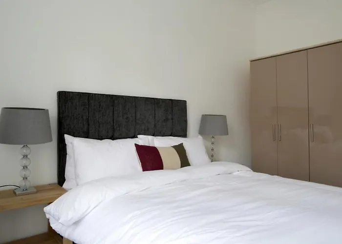 Stylish 2 Bedroom Bruntsfield In