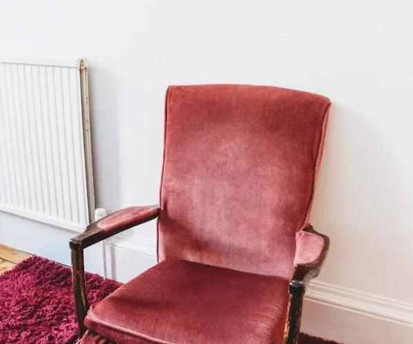 Traditional Oer The Meadows * Edinburgh