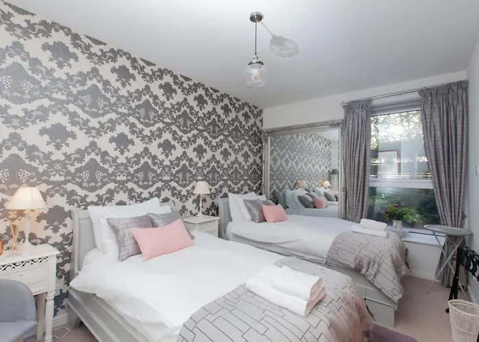 דירה Holyrood - Luxury With Parking *