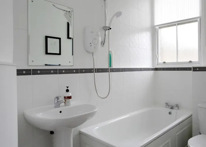 Stylish 2 Bedroom Bruntsfield In 아파트