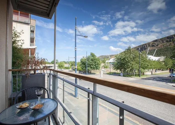 דירה Holyrood - Luxury With Parking אדינבורו