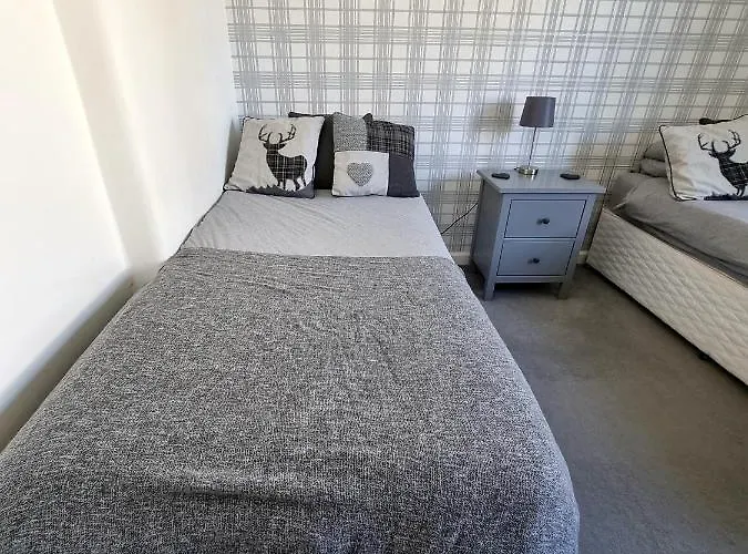 Bespoke Tours Scotland @ Morrison Street * אדינבורו