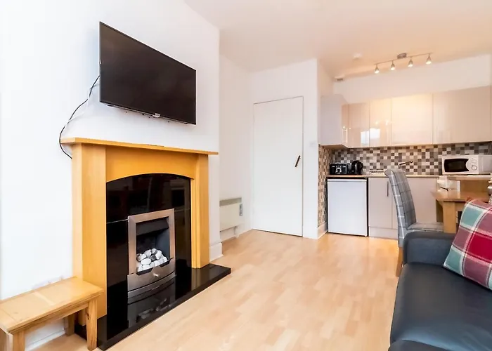 Bright And Cosy Flat At The Heart Of The Old Town - Pass The Keys Edimburgo
