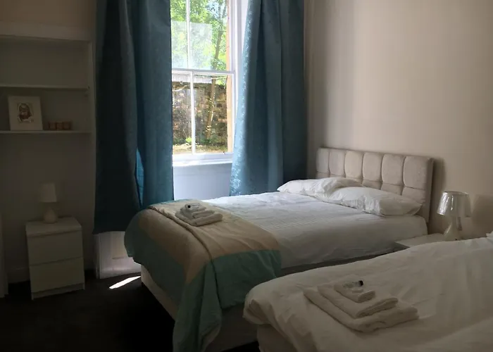 3 Bed - Pet Friendly & Parking אדינבורו