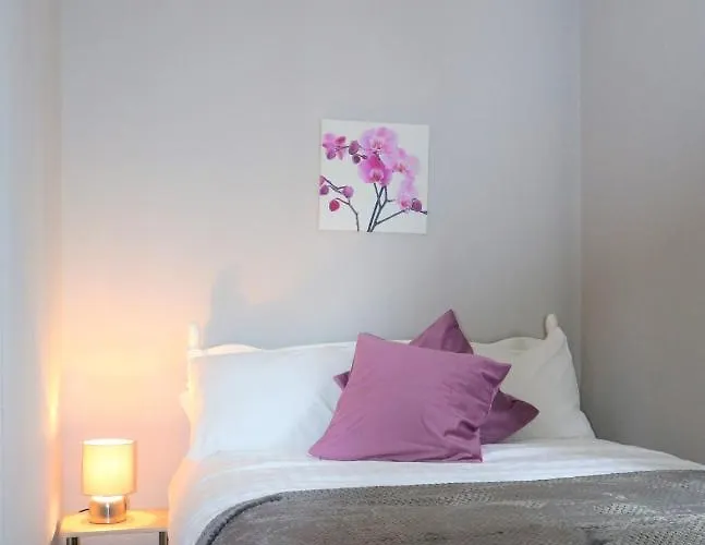 3 Bedroom Centre In Lauriston Place Edimburgo