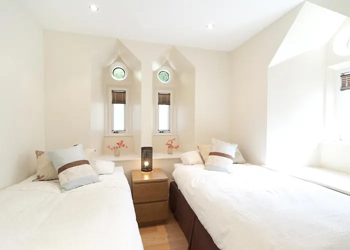 Church * אדינבורו