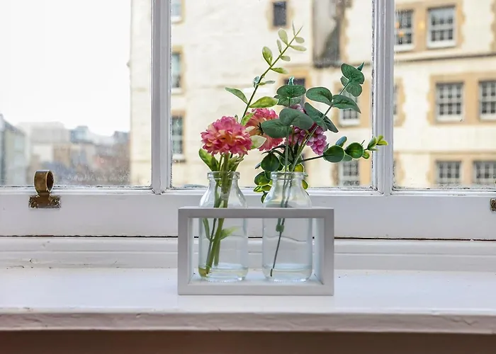 Joivy 1 Bed Flat, Heart Of Grassmarket