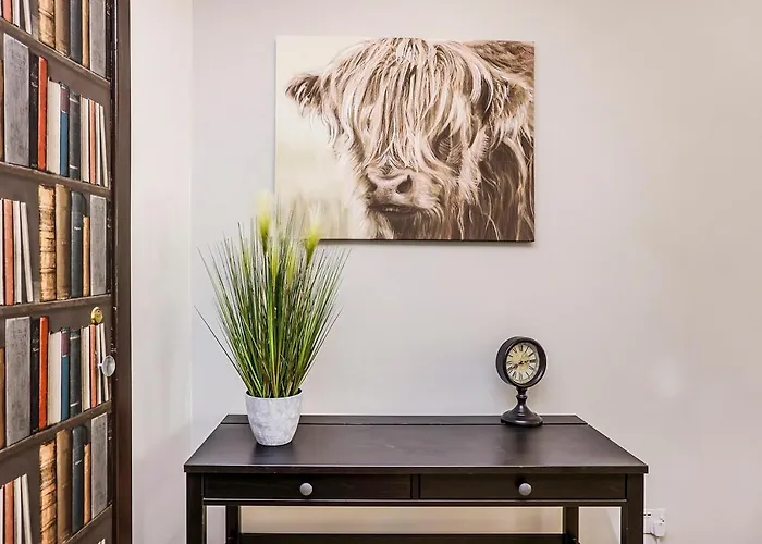 Joivy 1 Bed Flat, Heart Of Grassmarket * Edinburgh