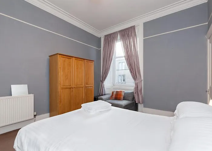 The Victorian - 3 Bedroom Edinburgh