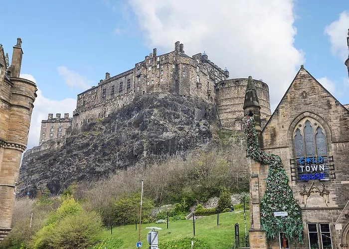 Joivy 1 Bed Flat, Heart Of Grassmarket Edinburgh