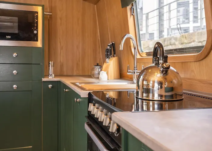 - Houseboats Ботель Эдинбург