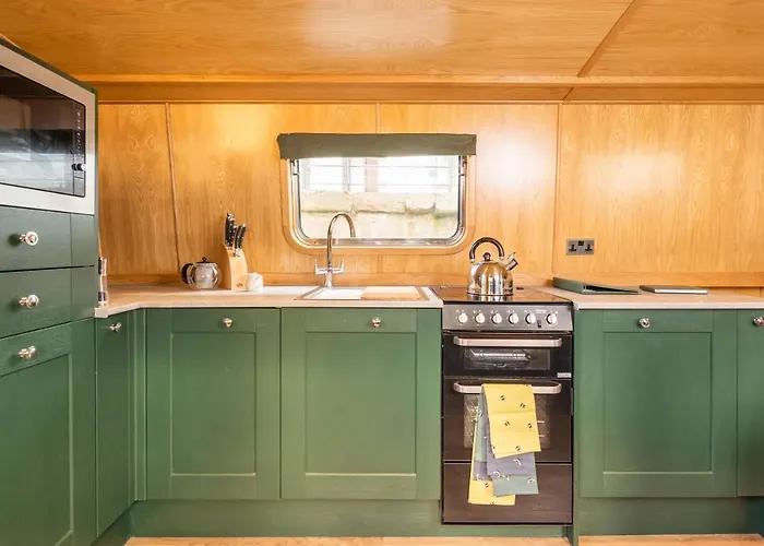 Úszó hotel - Houseboats 4*