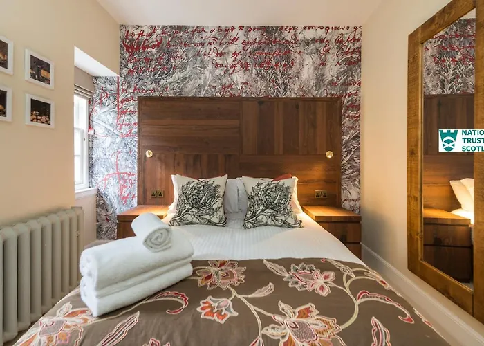 Johnstone By The National Trust Scotland * إدنبرة