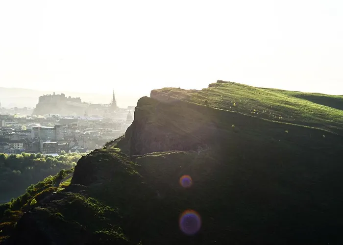 Beautiful And Bright Georgian Style Morningside - Pass The Keys *