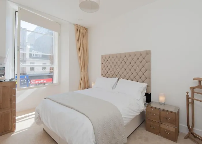 Shandwick - Centre - Sleeps 2 Apartment Edinburgh