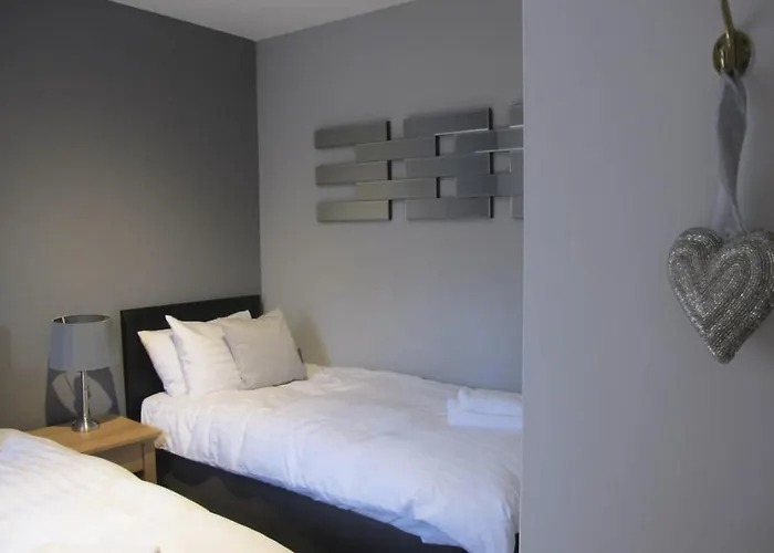 2 Chessels Court, Flat 3