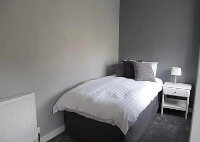 2 Chessels Court, Flat 3