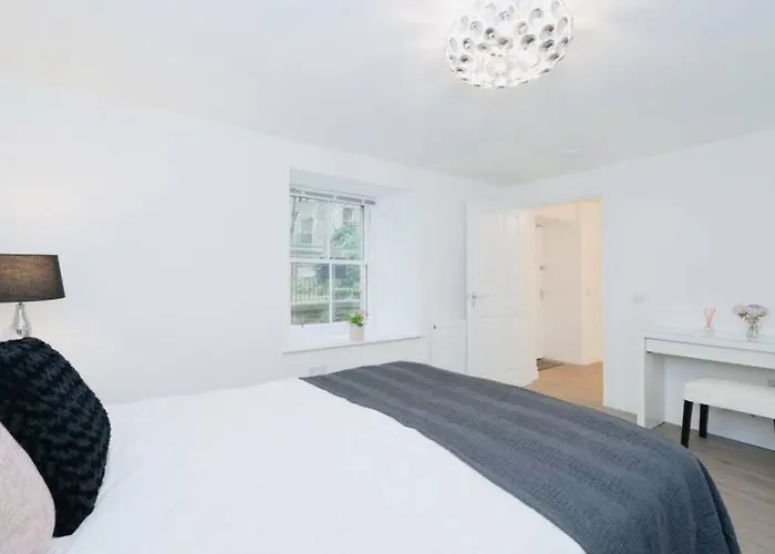 Jewel Of Royal Mile * إدنبرة