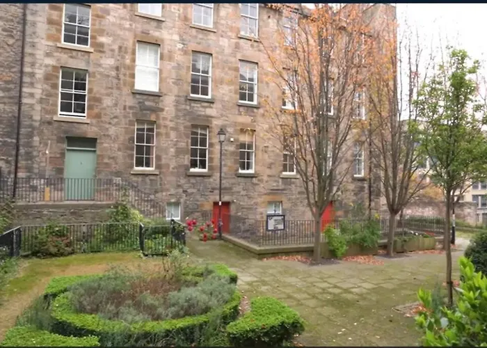 Jewel Of Royal Mile