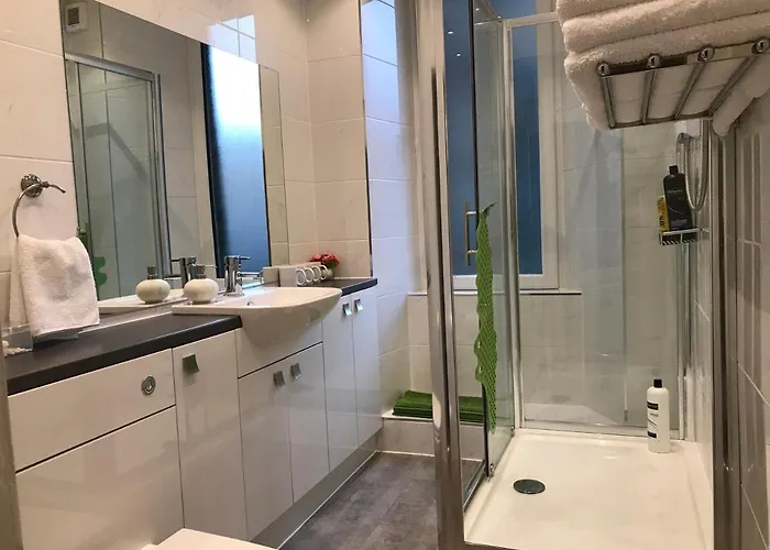 Lothian Center Апартаменты *