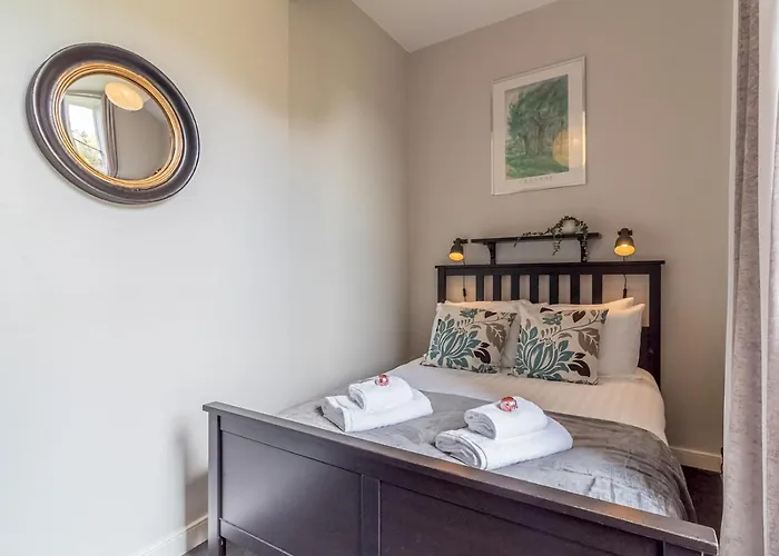 Pass The Keys Spacious And Homely Flat On The Royal Mile * Edinburgh