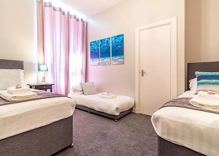 Pass The Keys Spacious And Homely Flat On The Royal Mile Apartment Edinburgh