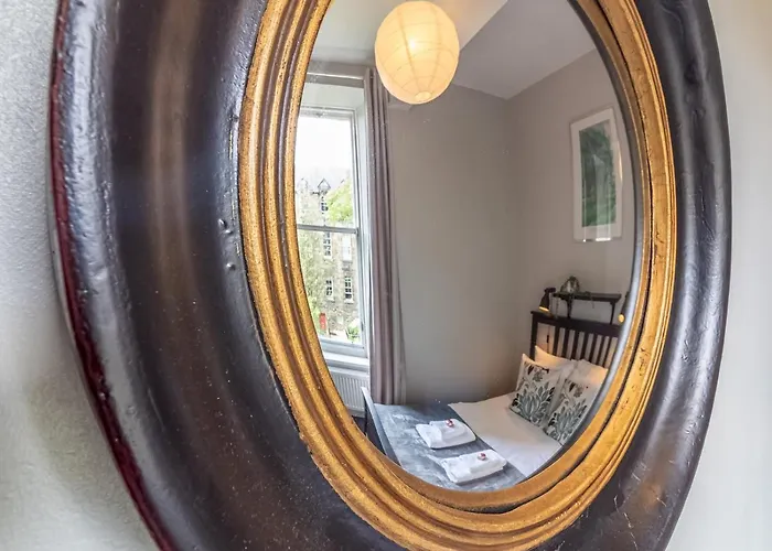 Pass The Keys Spacious And Homely Flat On The Royal Mile *