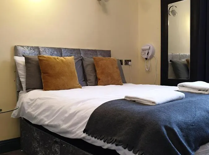 Lower Gilmore Place *