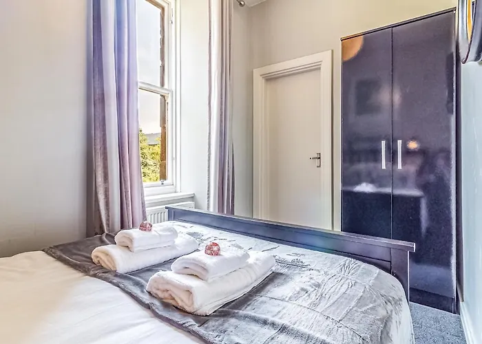 Pass The Keys Spacious And Homely Flat On The Royal Mile *