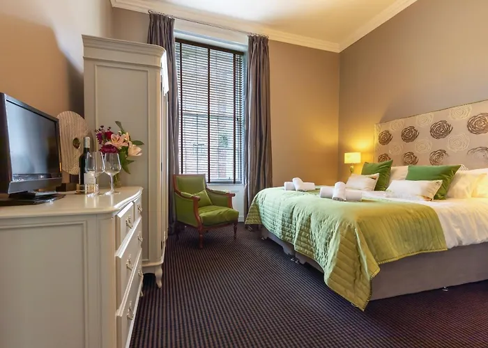 The Address - Castle View * Edynburg