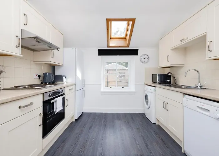 Joivy Beautiful Mews Near Princes Street דירה