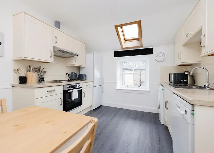 Joivy Beautiful Mews Near Princes Street דירה