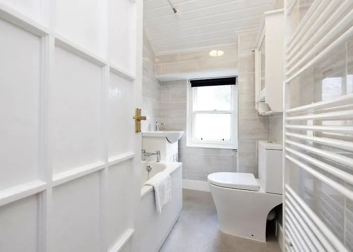 Joivy Beautiful Mews Near Princes Street אדינבורו