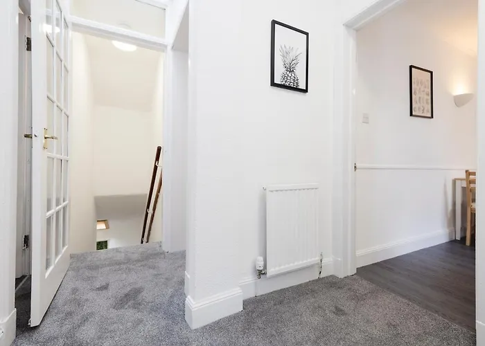 Joivy Beautiful Mews Near Princes Street דירה